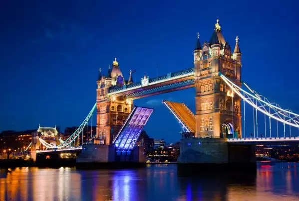 night view of London bridge
